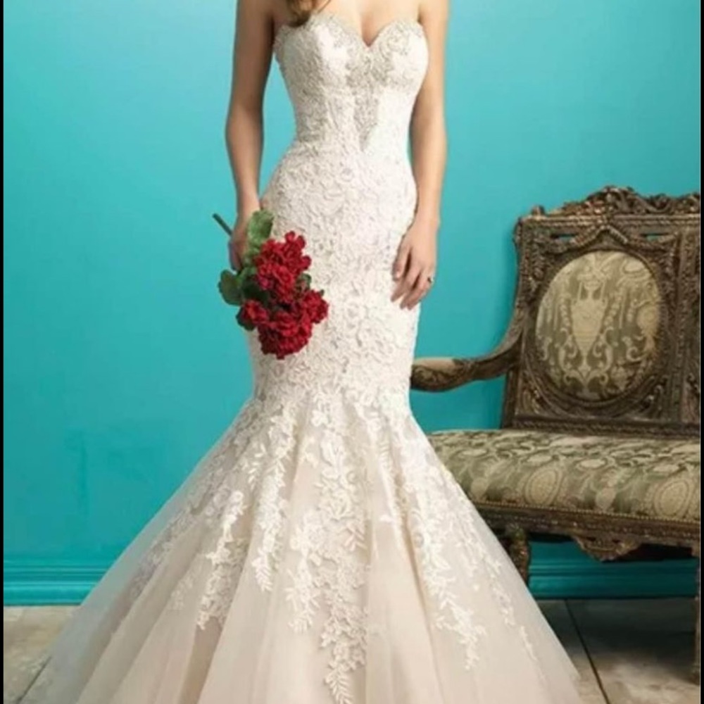 Amanda Lina’s Fit Wedding Dress